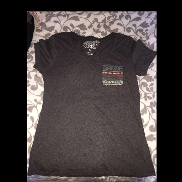 Bundle of shirts and tank tops - Picture 5 of 9